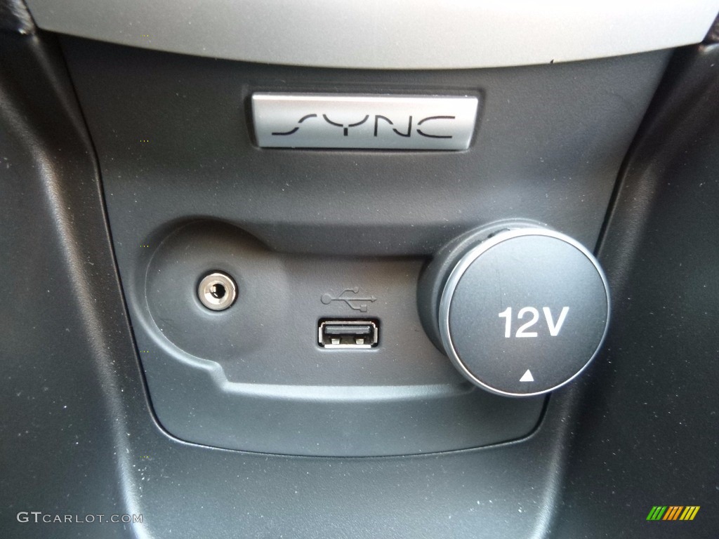 2016 Fiesta SE Sedan - Magnetic Metallic / Charcoal Black photo #19