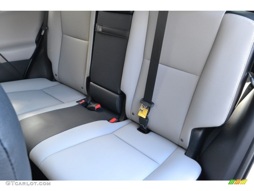 2017 Toyota RAV4 Limited Rear Seat Photo #116180174