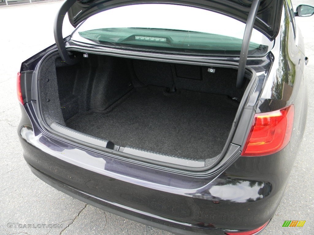 2013 Volkswagen Jetta GLI Trunk Photos