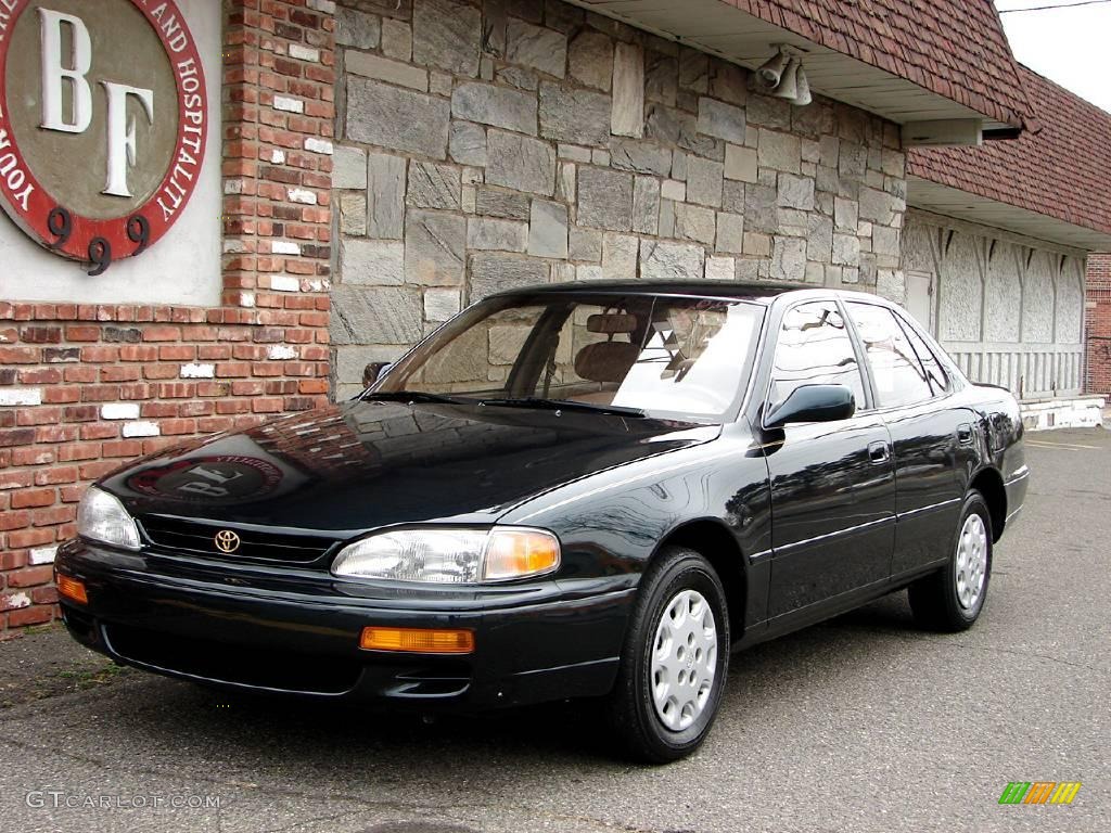 Dark Emerald Green Metallic Toyota Camry