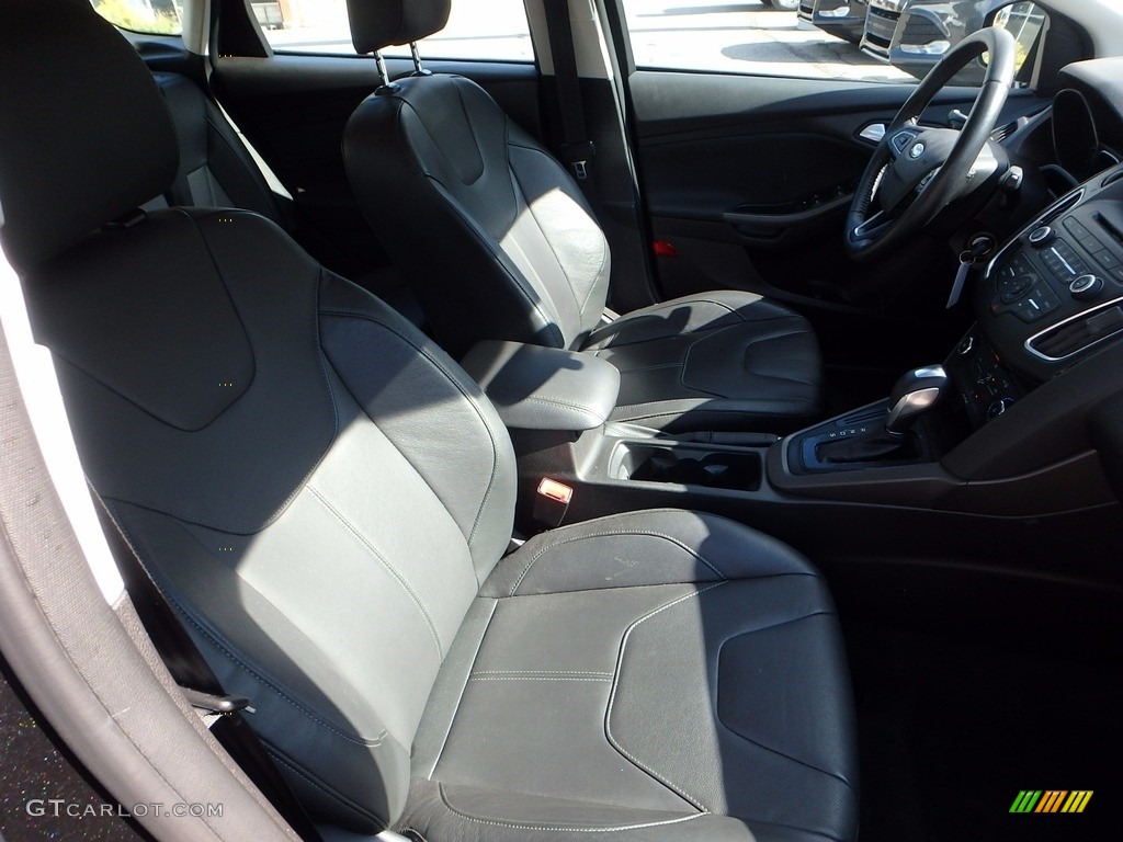 2015 Focus SE Hatchback - Tuxedo Black Metallic / Charcoal Black photo #11