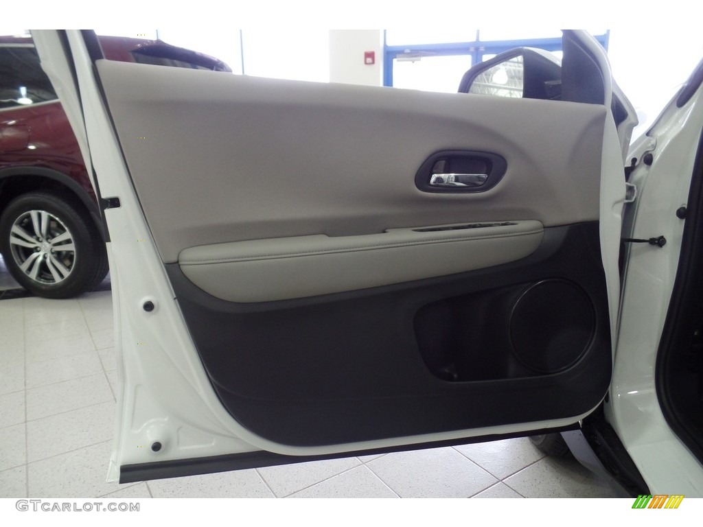 2017 Honda HR-V LX AWD Gray Door Panel Photo #116188520