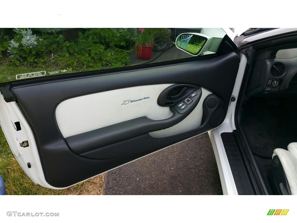 1994 Pontiac Firebird Trans Am Coupe 25th Anniversary White Door Panel Photo #116196411