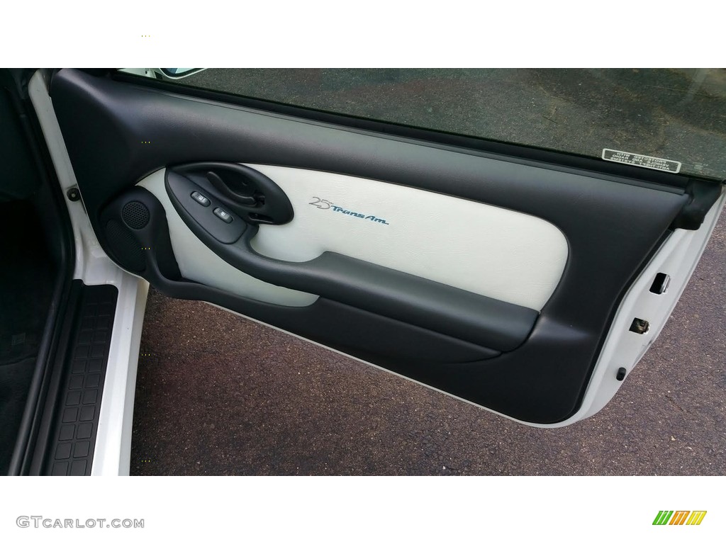 1994 Pontiac Firebird Trans Am Coupe 25th Anniversary White Door Panel Photo #116196537
