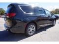 2017 Brilliant Black Crystal Pearl Chrysler Pacifica Limited  photo #3