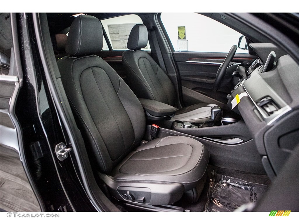 2016 X1 xDrive28i - Black Sapphire Metallic / Black photo #2