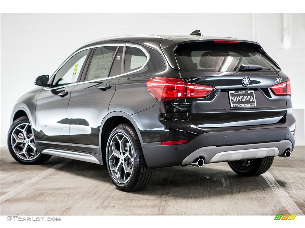 2016 X1 xDrive28i - Black Sapphire Metallic / Black photo #3