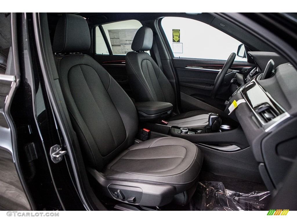 2016 X1 xDrive28i - Black Sapphire Metallic / Black photo #2