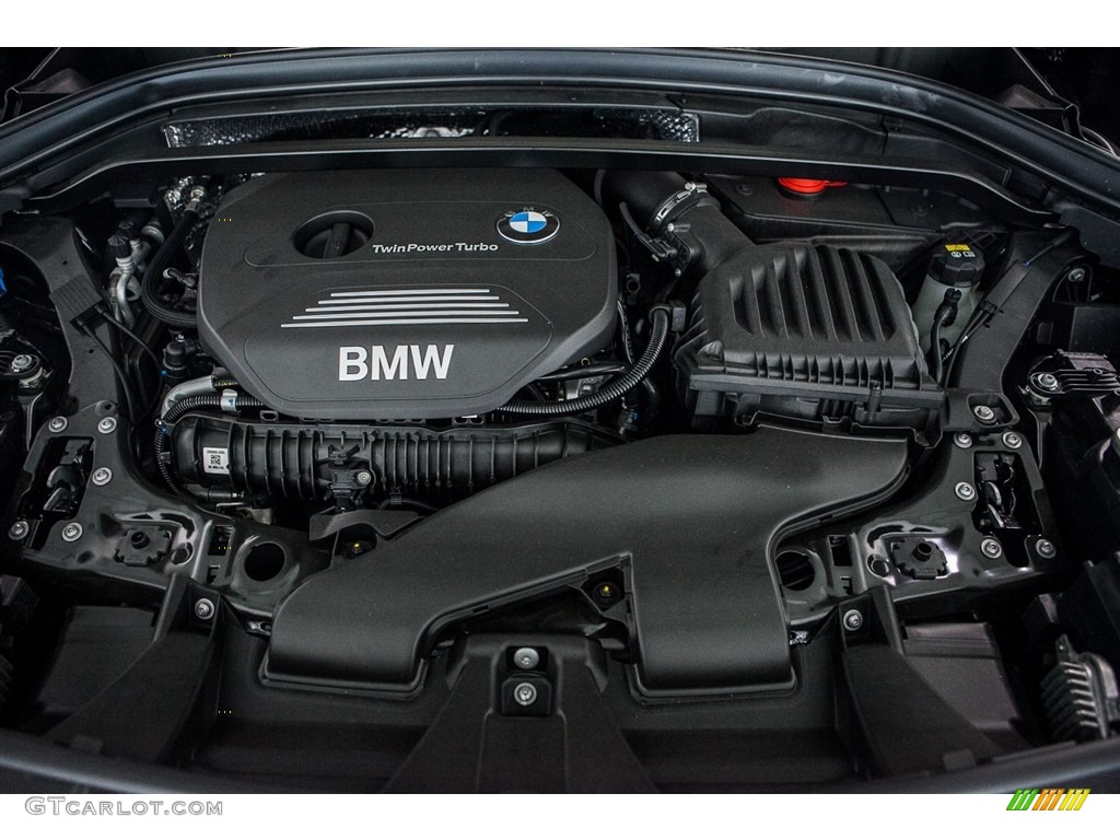 2016 X1 xDrive28i - Black Sapphire Metallic / Black photo #8