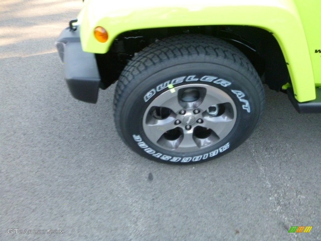 2017 Wrangler Unlimited Sahara 4x4 - Hypergreen / Black photo #2