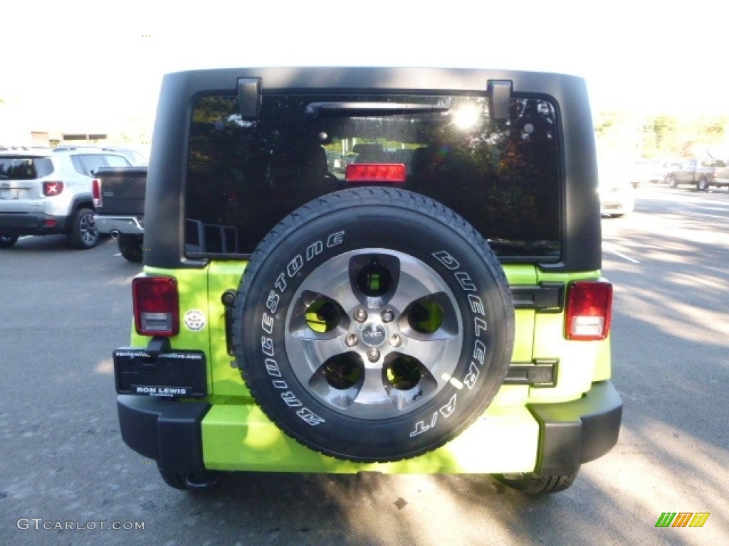 2017 Wrangler Unlimited Sahara 4x4 - Hypergreen / Black photo #6