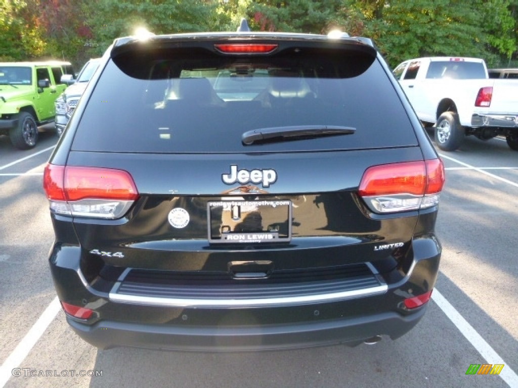 2017 Grand Cherokee Limited 4x4 - Diamond Black Crystal Pearl / Black photo #5