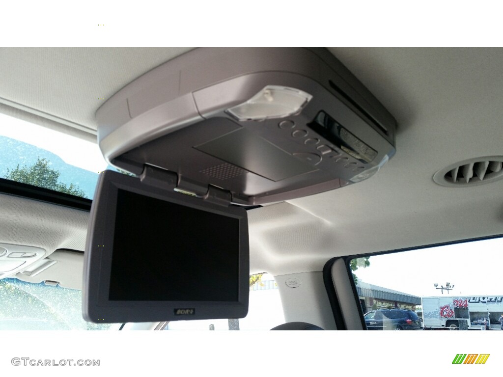 2012 Sedona EX - Bright Silver / Gray photo #13