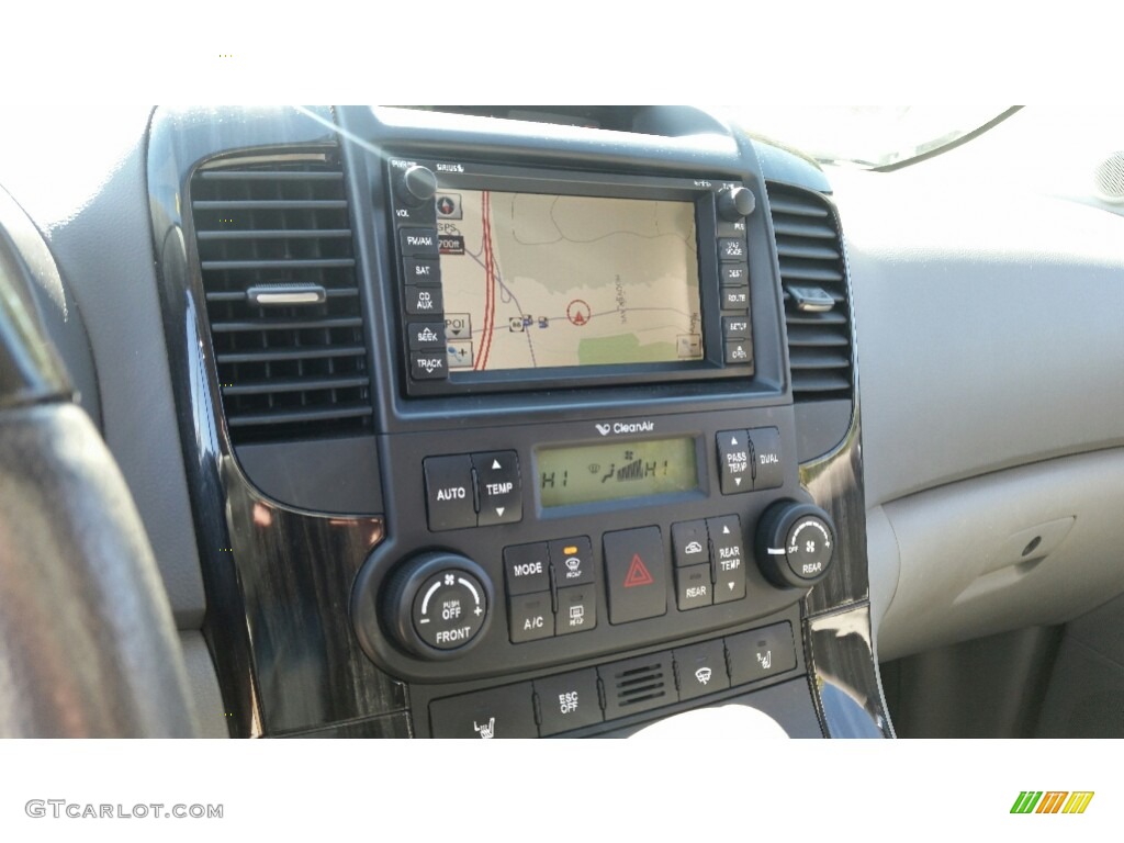 2012 Sedona EX - Bright Silver / Gray photo #21