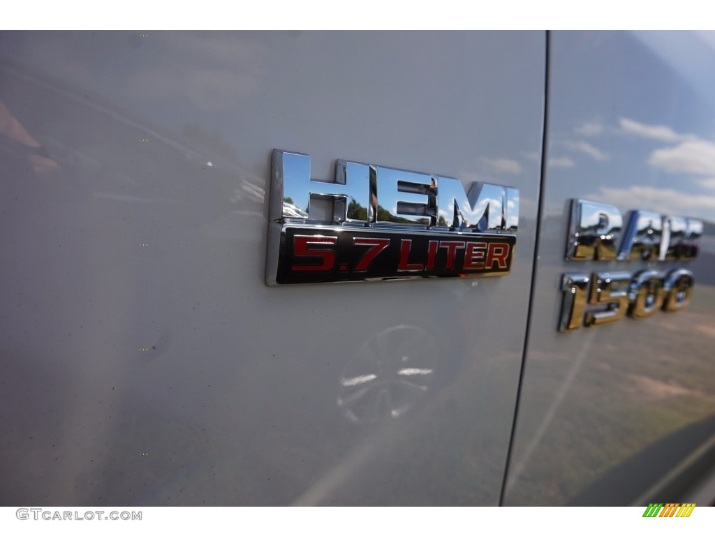 2017 1500 Tradesman Quad Cab - Bright White / Black/Diesel Gray photo #6