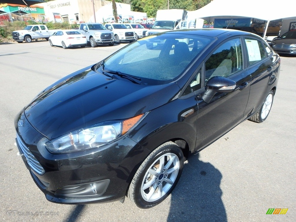 2015 Fiesta SE Sedan - Tuxedo Black Metallic / Charcoal Black photo #6