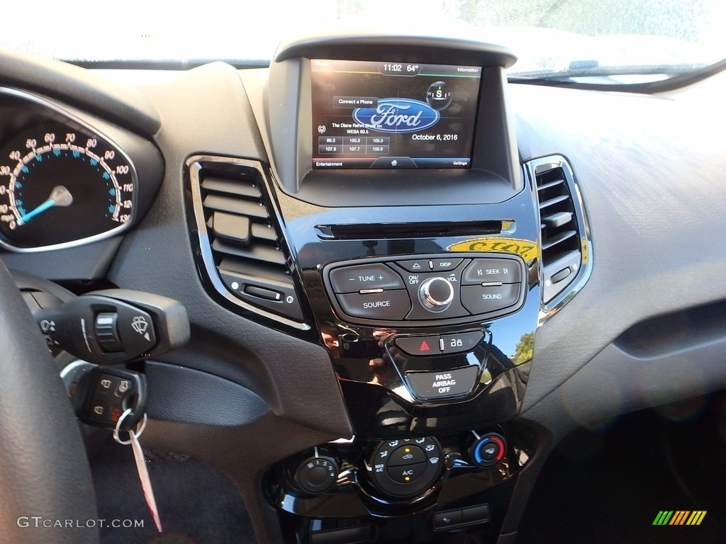 2015 Fiesta SE Sedan - Tuxedo Black Metallic / Charcoal Black photo #23