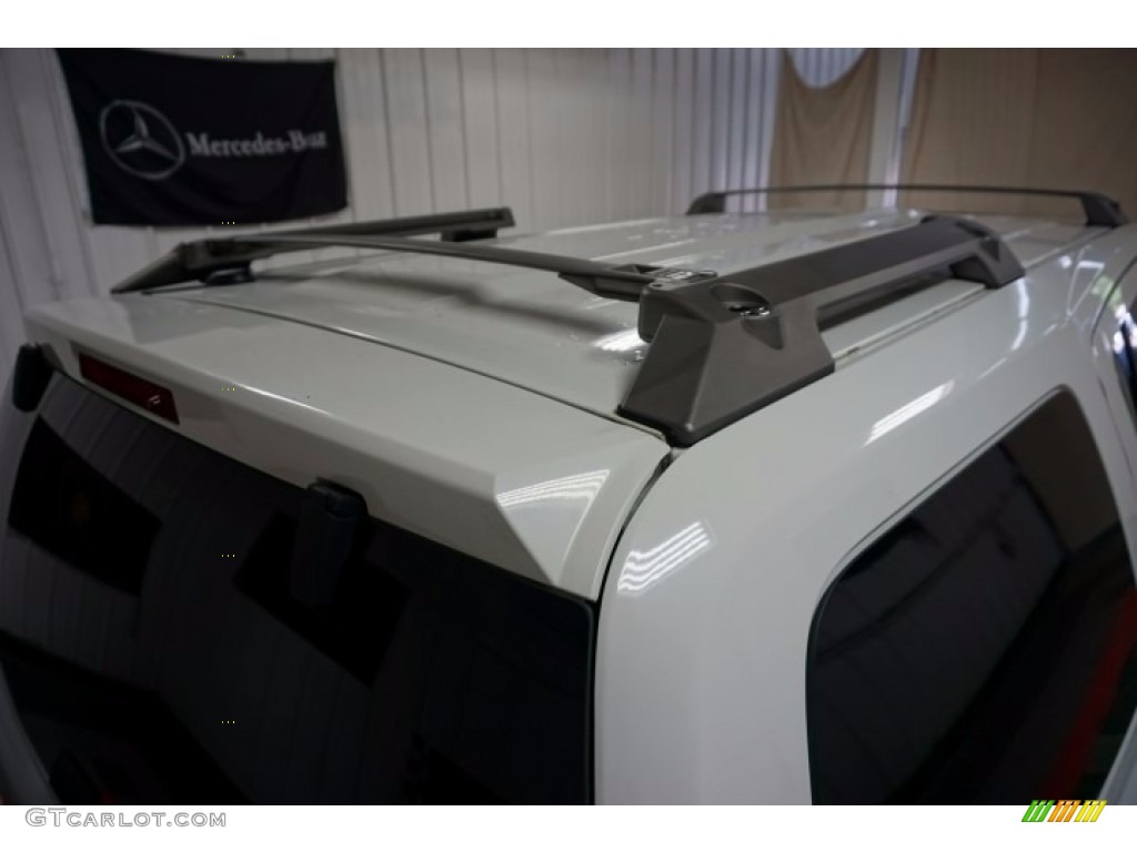 2005 Armada LE 4x4 - Blizzard White / Graphite/Titanium photo #62