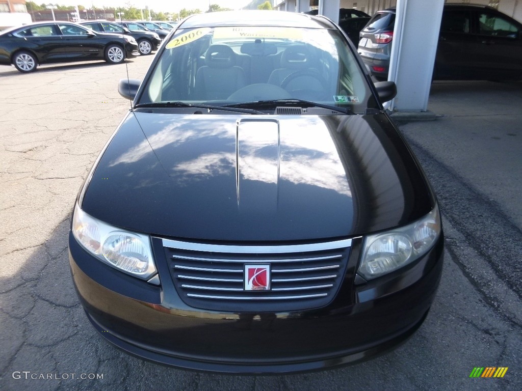 2006 ION 2 Sedan - Black Onyx / Gray photo #7