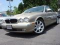 Topaz Metallic - XJ XJ8 Photo No. 1