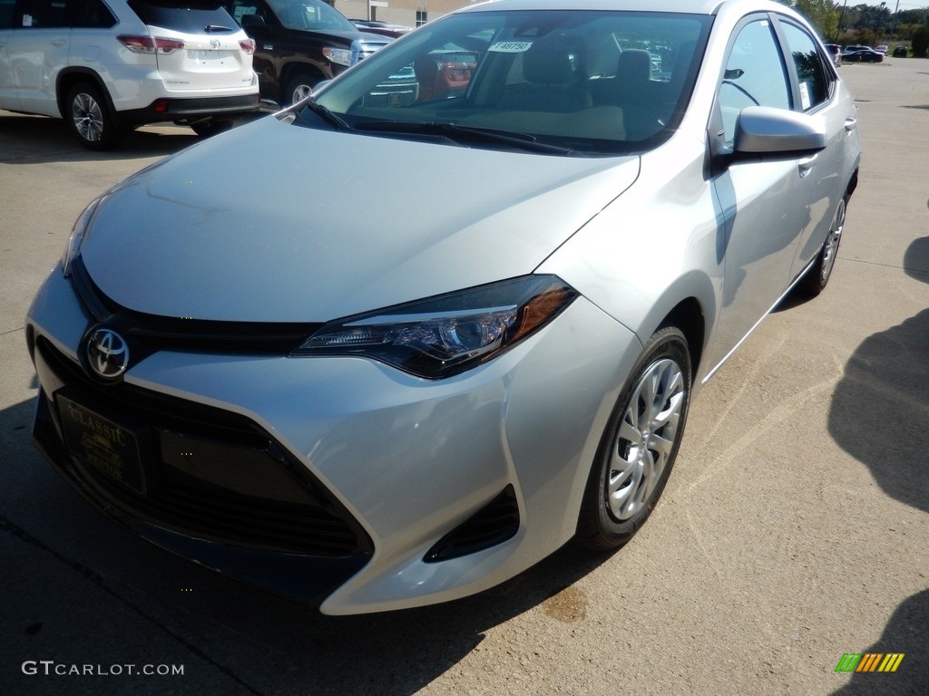 2017 Corolla LE - Classic Silver Metalic / Ash Gray photo #1