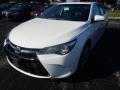 2017 Super White Toyota Camry SE  photo #1