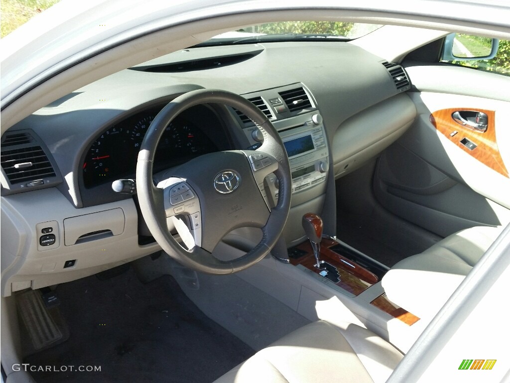 2011 Camry XLE V6 - Super White / Ash photo #9