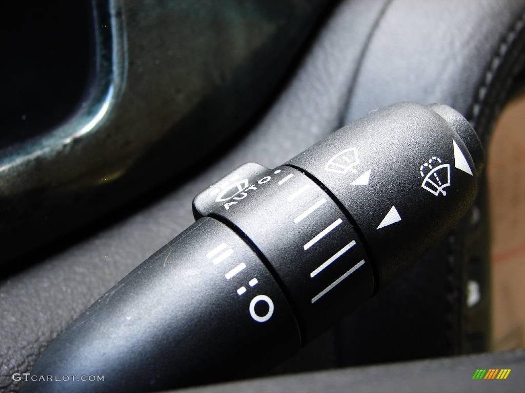 2006 Jaguar S-Type R Controls Photo #11624058