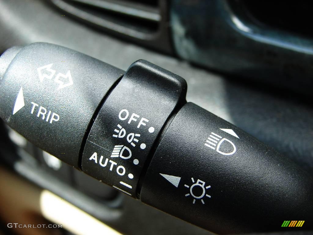 2006 Jaguar S-Type R Controls Photo #11624068