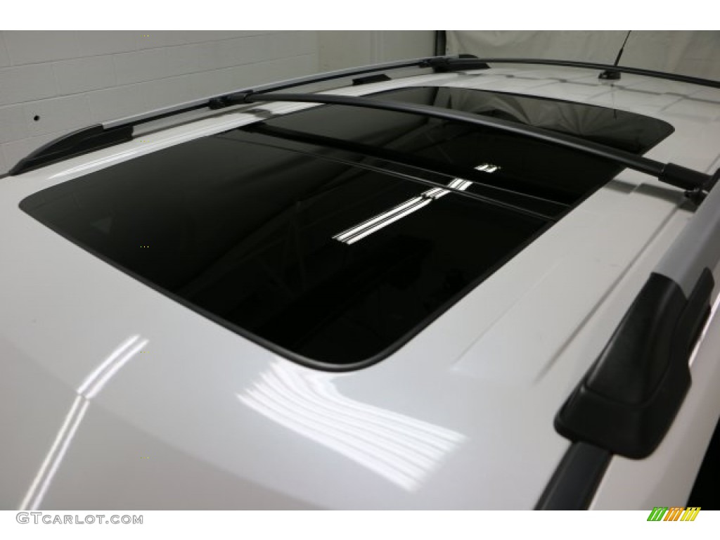 2011 Explorer XLT 4WD - White Suede / Charcoal Black photo #3