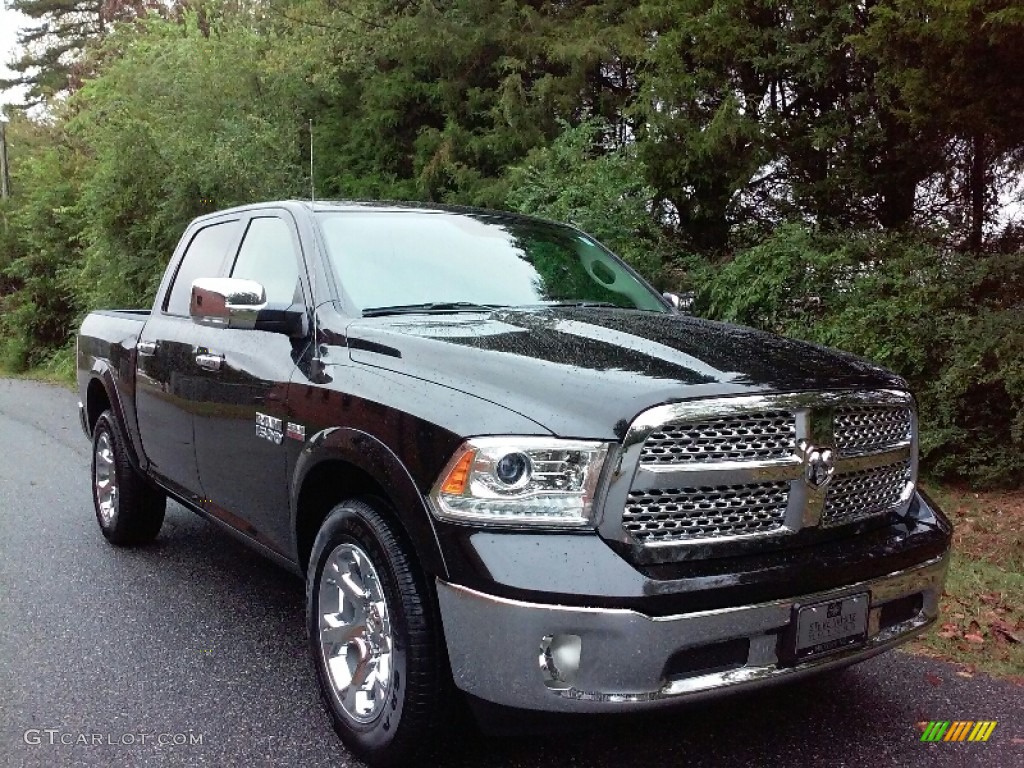 2017 1500 Laramie Crew Cab 4x4 - Brilliant Black Crystal Pearl / Canyon Brown/Light Frost Beige photo #4