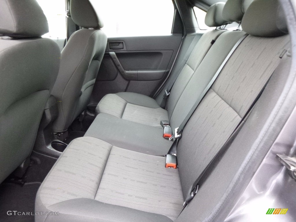 2011 Focus SE Sedan - Sterling Gray Metallic / Charcoal Black photo #6