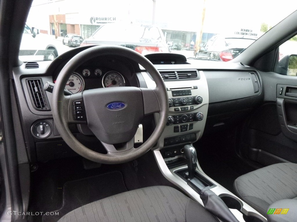 2011 Focus SE Sedan - Sterling Gray Metallic / Charcoal Black photo #7