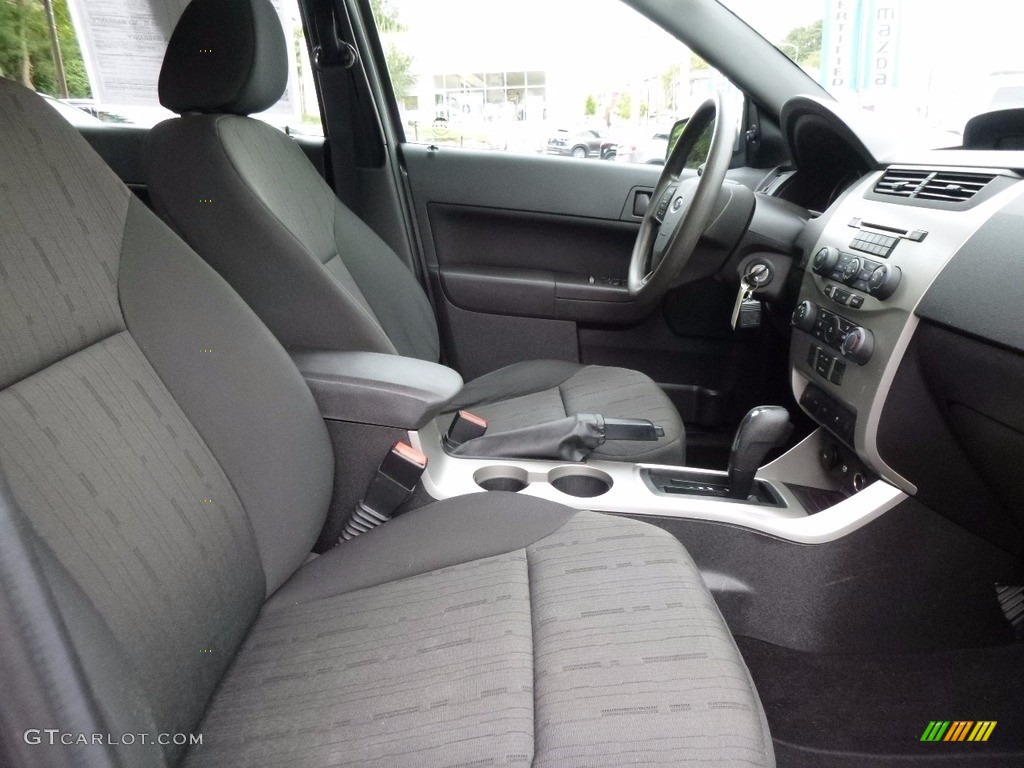 2011 Focus SE Sedan - Sterling Gray Metallic / Charcoal Black photo #12