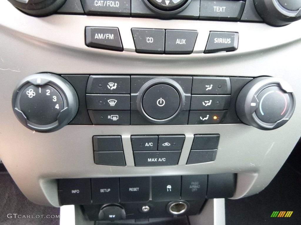 2011 Focus SE Sedan - Sterling Gray Metallic / Charcoal Black photo #24