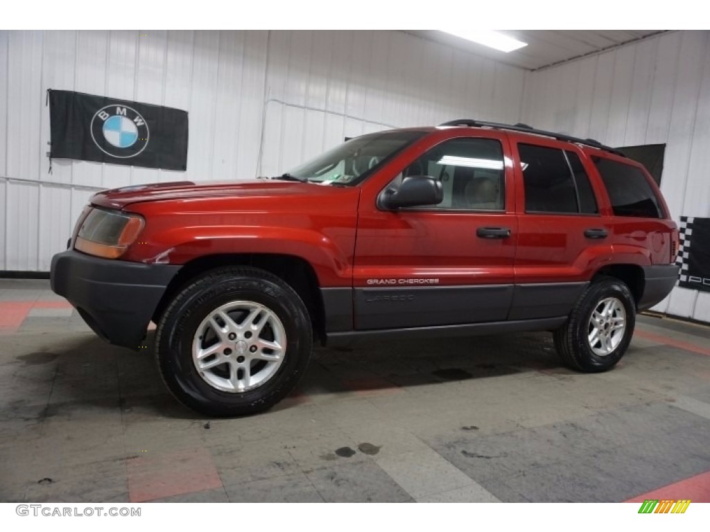 2004 Grand Cherokee Laredo 4x4 - Inferno Red Pearl / Dark Slate Gray photo #2