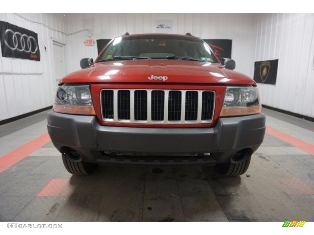 2004 Grand Cherokee Laredo 4x4 - Inferno Red Pearl / Dark Slate Gray photo #4