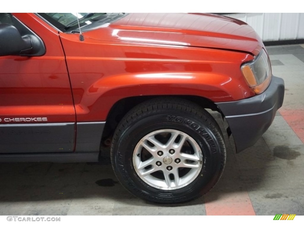 2004 Grand Cherokee Laredo 4x4 - Inferno Red Pearl / Dark Slate Gray photo #48