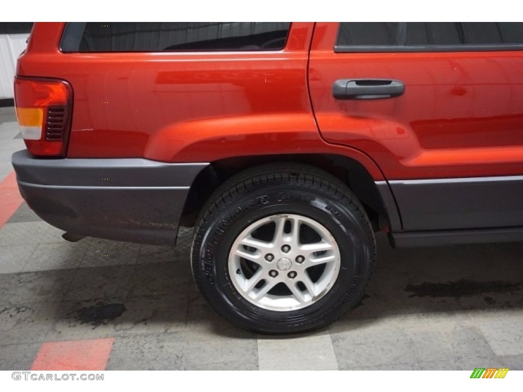 2004 Grand Cherokee Laredo 4x4 - Inferno Red Pearl / Dark Slate Gray photo #51