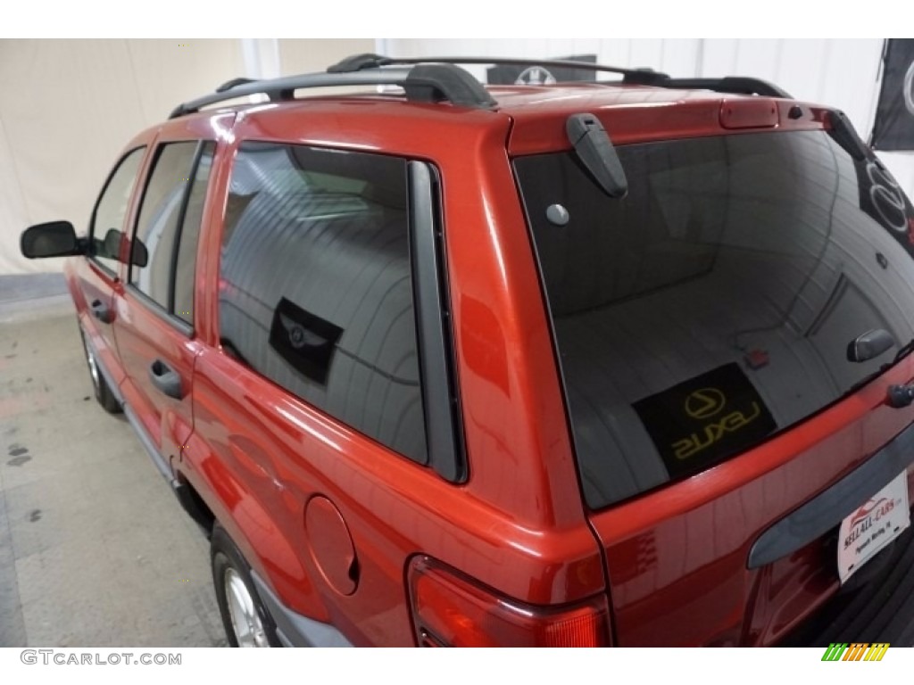 2004 Grand Cherokee Laredo 4x4 - Inferno Red Pearl / Dark Slate Gray photo #61