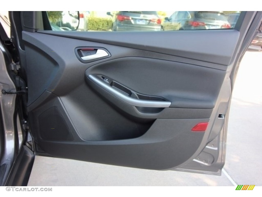 2014 Focus Titanium Hatchback - Sterling Gray / Charcoal Black photo #26