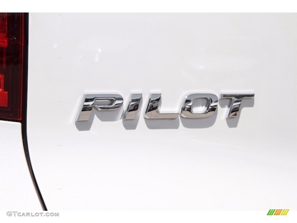 2016 Pilot Elite AWD - White Diamond Pearl / Beige photo #3