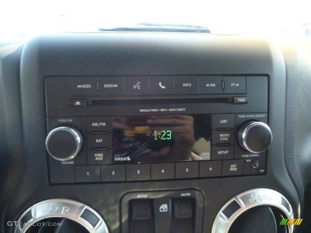 2017 Wrangler Rubicon 4x4 - Black / Black photo #14