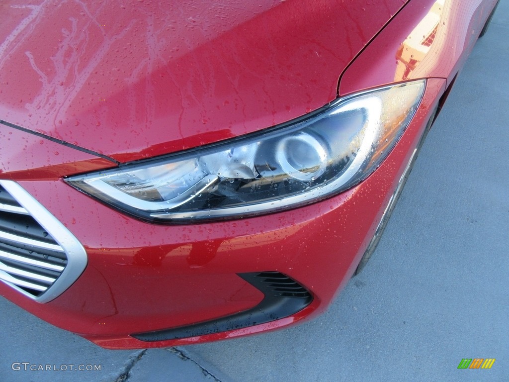 2017 Elantra SE - Red / Gray photo #9