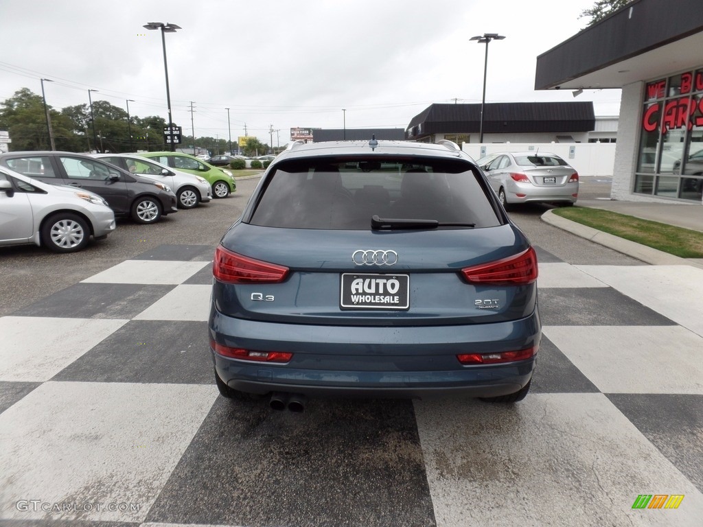 2016 Q3 2.0 TSFI Premium Plus quattro - Utopia Blue Metallic / Rock Gray photo #4