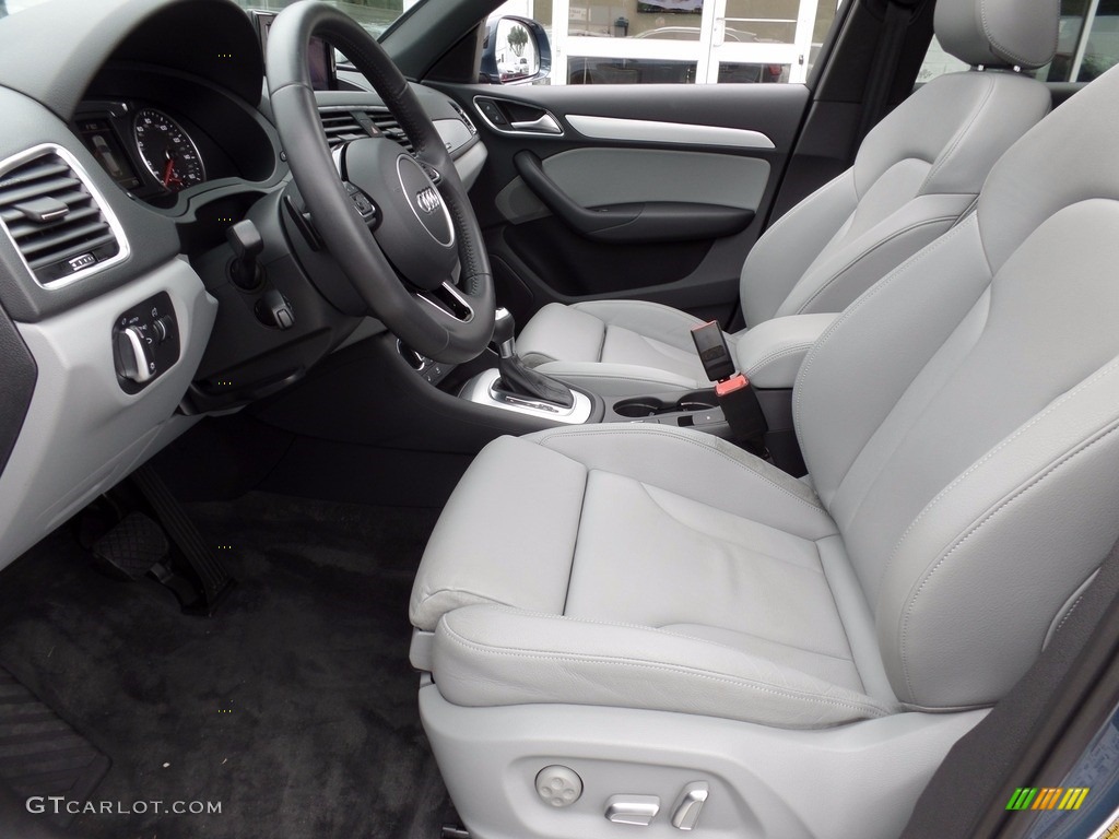 2016 Q3 2.0 TSFI Premium Plus quattro - Utopia Blue Metallic / Rock Gray photo #10