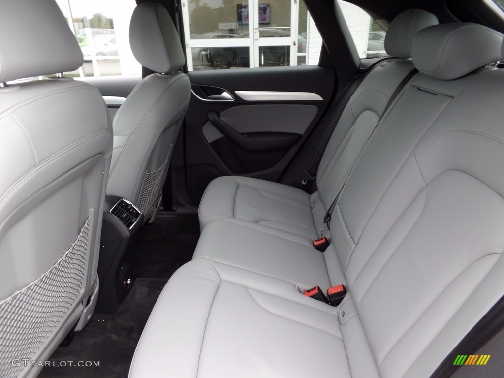 2016 Q3 2.0 TSFI Premium Plus quattro - Utopia Blue Metallic / Rock Gray photo #12