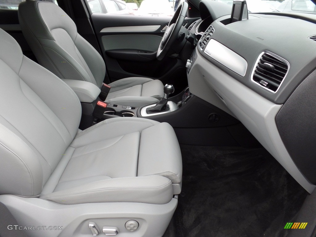 2016 Q3 2.0 TSFI Premium Plus quattro - Utopia Blue Metallic / Rock Gray photo #13