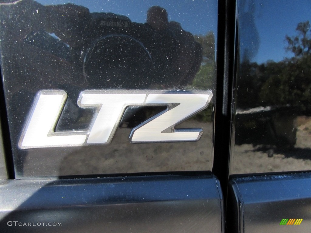 2002 TrailBlazer LTZ 4x4 - Onyx Black / Dark Pewter photo #9