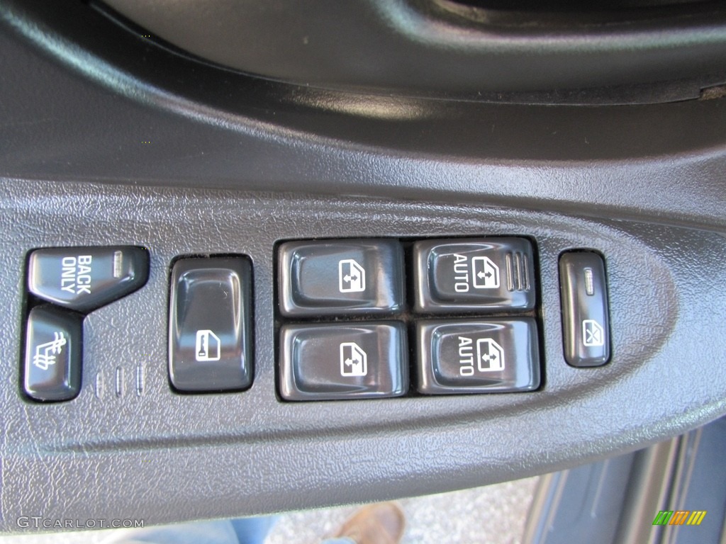 2002 TrailBlazer LTZ 4x4 - Onyx Black / Dark Pewter photo #26